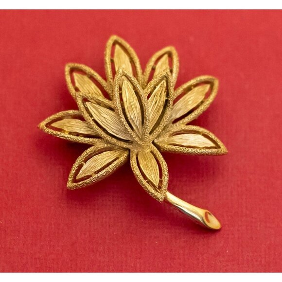 Vintage Art Nouveau Elven Floral Abstract Brooch by Avon - F2 - Picture 1 of 2